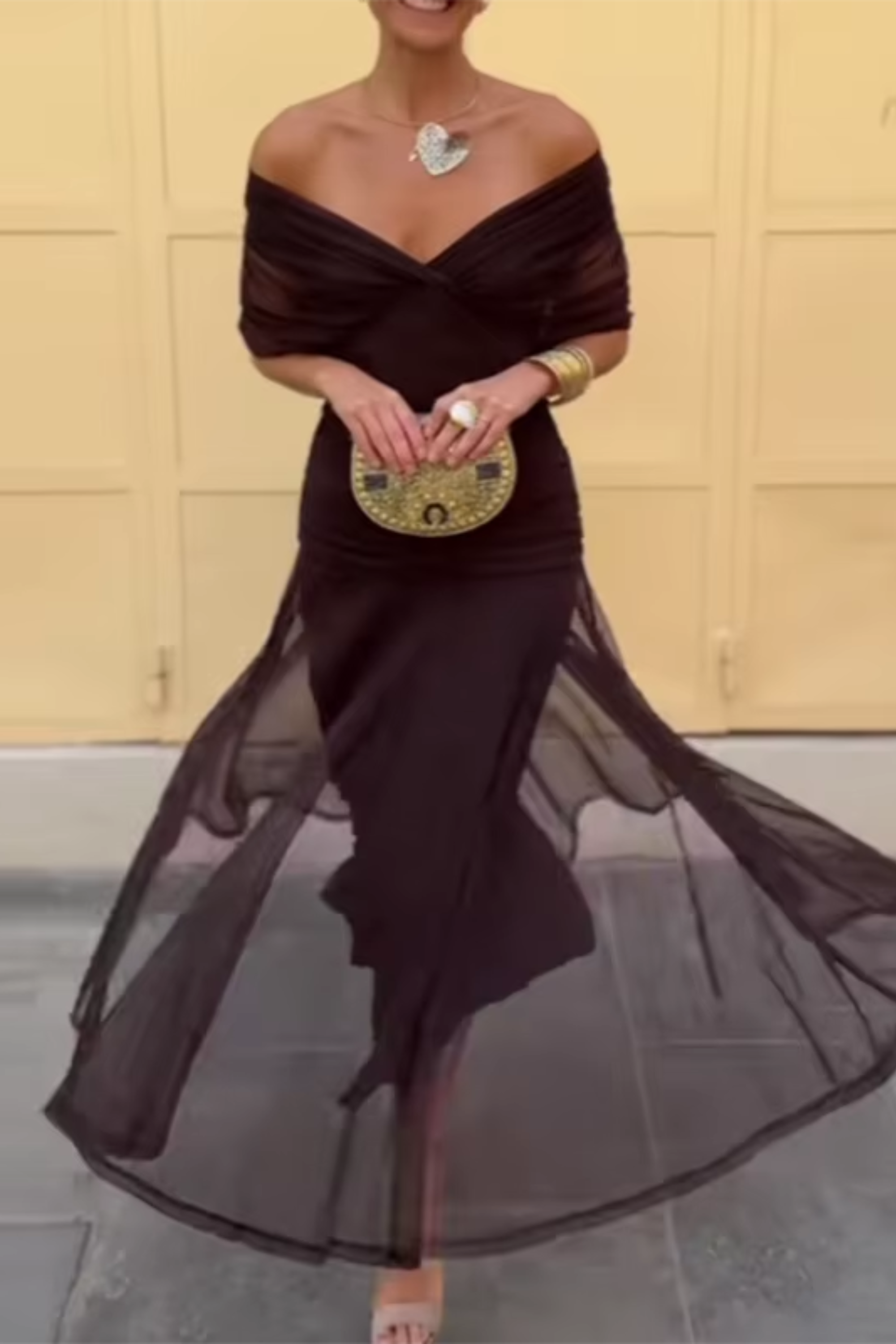 Louise | Elegancka sukienka maxi na przyjęcie z dekoltem w serek